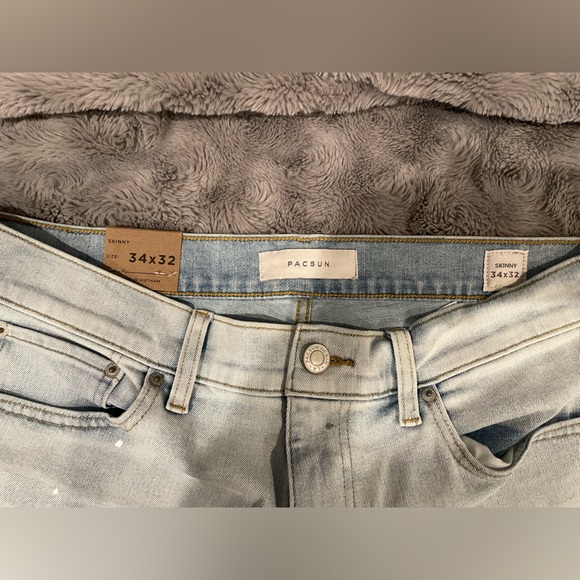 PacSun Men’s Eco Light Wash Painted Stacked Skinny Comfort Stretch Jeans - Picture 8 of 10